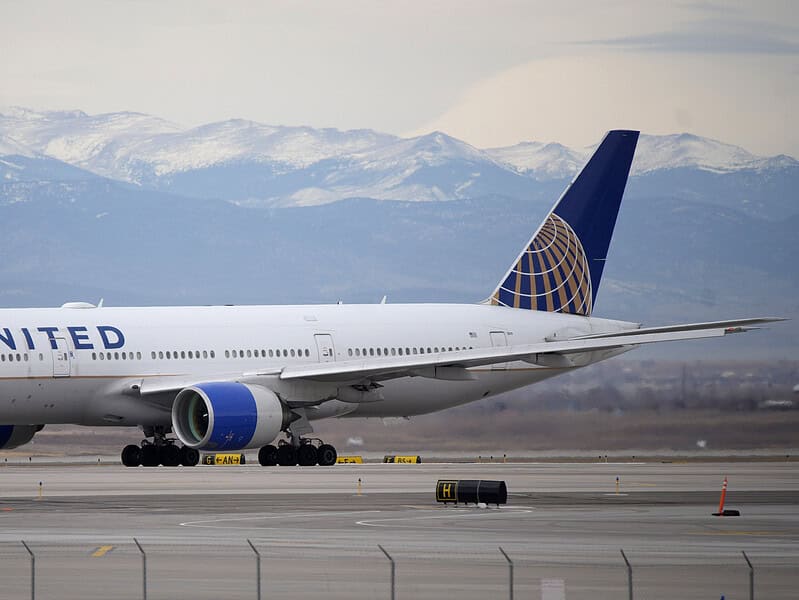 avion întors de urgență din drum. pilotul și-a uitat pașaportul acasă
