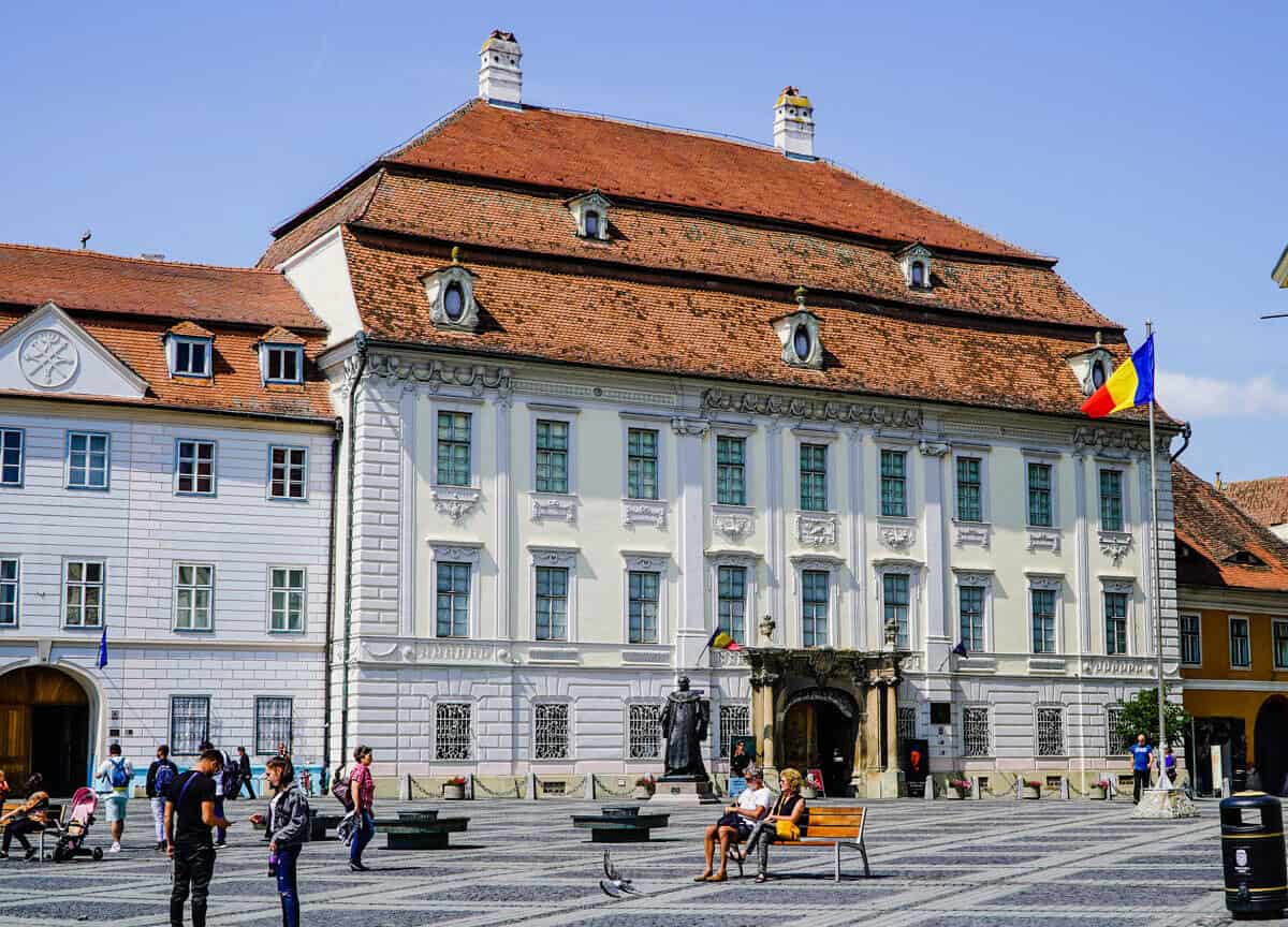 buget de austeritate la muzeul brukenthal din sibiu. chituţă: ,,nu știm cum ne vom descurca"