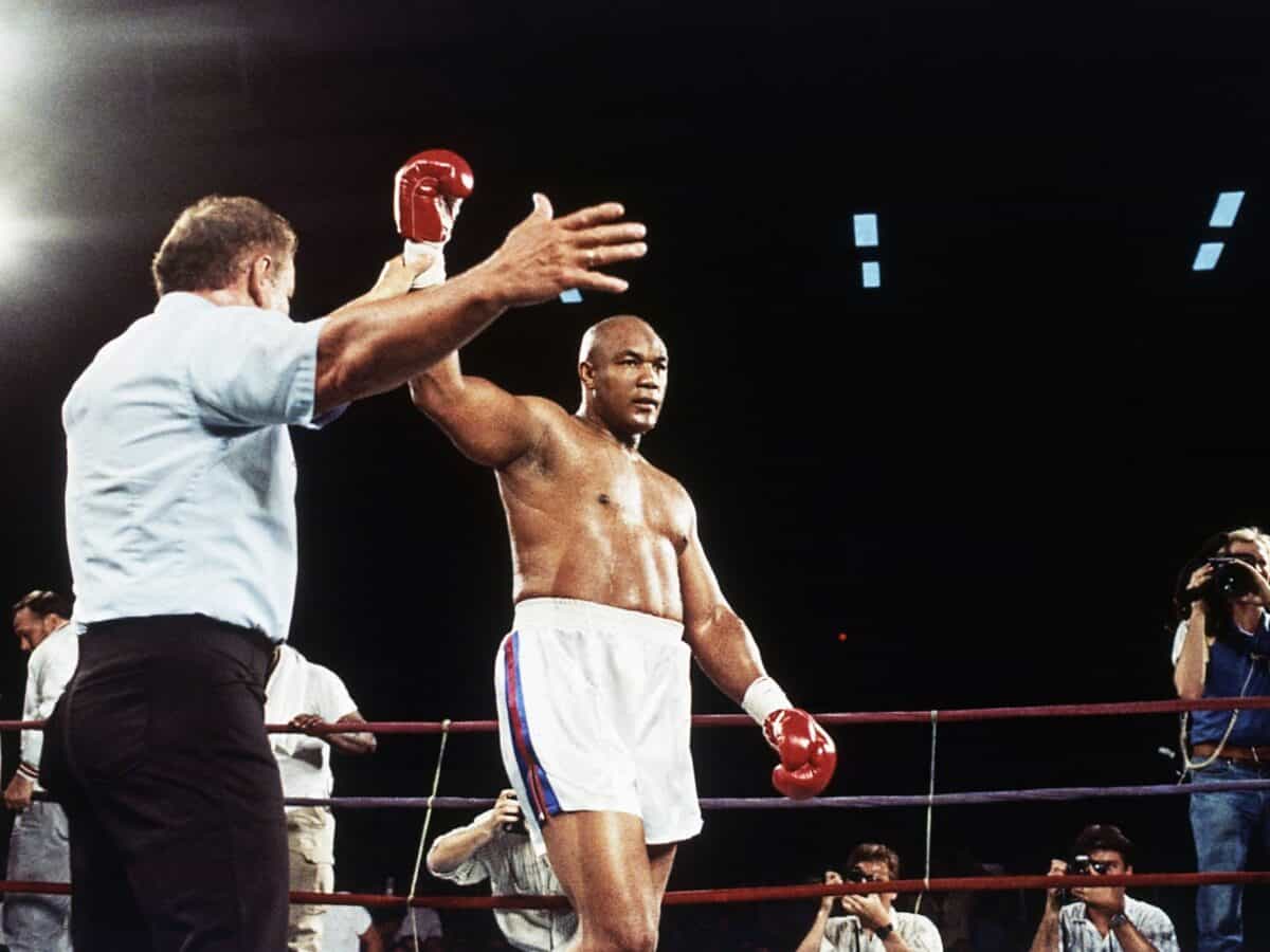 a murit legenda boxului mondial. george foreman avea 76 de ani (video)