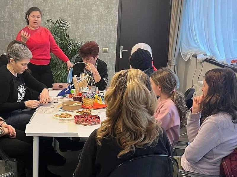 exemplu de umanitate al unei adolescente din sibiu. ajută bolnavii de cancer. „mama m-a învățat să fiu puternică”