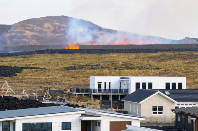Un vulcan din Islanda a erupt. Oamenii din zonă, evacuați de urgență (foto) un vulcan din islanda a erupt. oamenii din zonă, evacuați de urgență (foto)