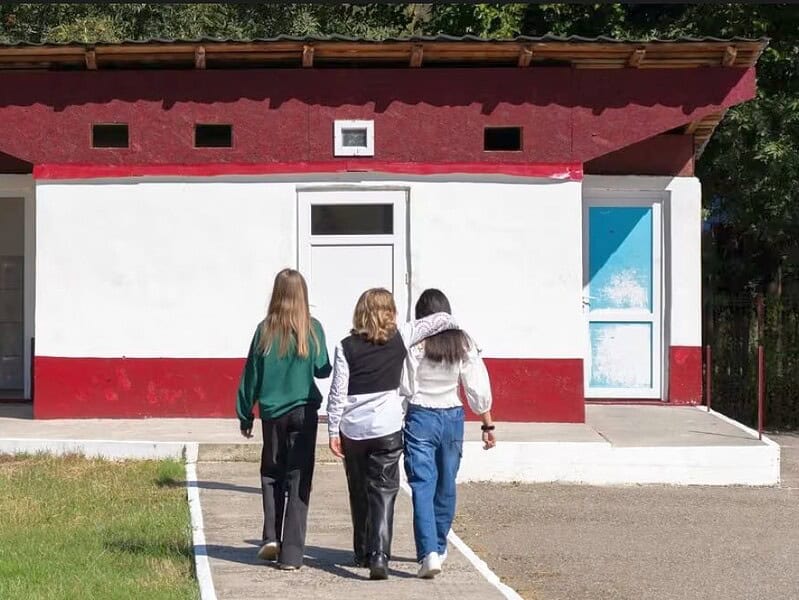 toaletele din curtea școlilor dispar: guvernul alocă bani pentru modernizare